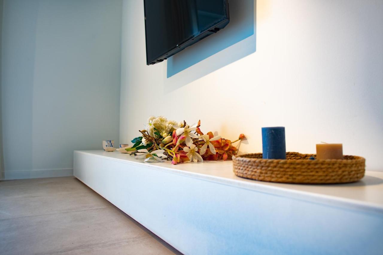 La Mer Bleue Beachfront Boutique Apartments Vrahati Extérieur photo